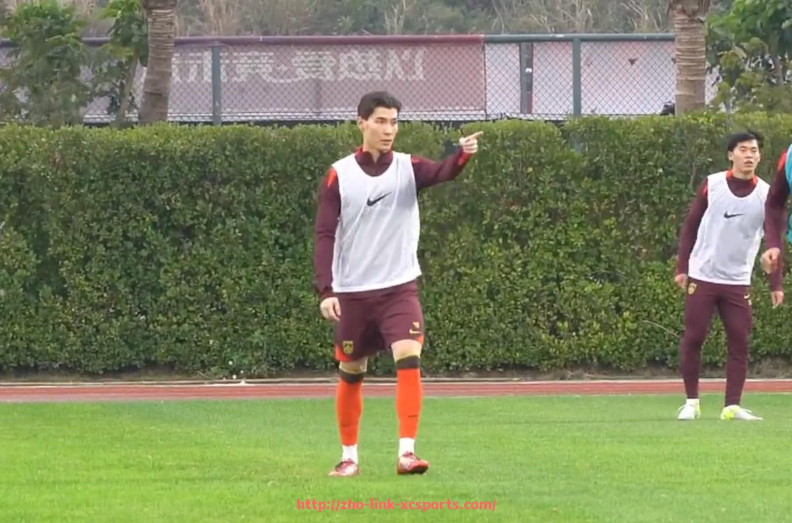 杏彩体育-2025年世俱杯球队训练服面料选择的多维性能分析与优化方案